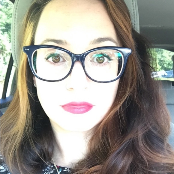 Meet your Posher, Cassie - Picture 3 of 8